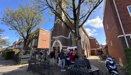 Helperkerk Groningen The Holy Beans, Christ Offers Forgiveness For Everyone Everywhere, Helperkerk
